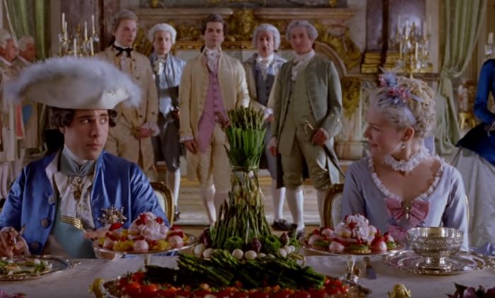 Накурњак, копита и остали НАЈБИЗАРНИЈИ одевни предмети, а неки се и ДАНАС носе (ФОТО)